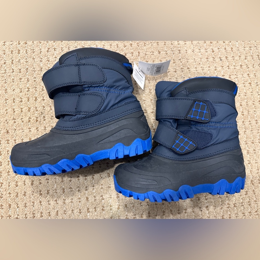 NWT Cat & Jack Kids' Navy and Blue Winter Boots